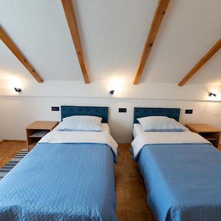 Apartman Miramare Otočac Exteriör bild
