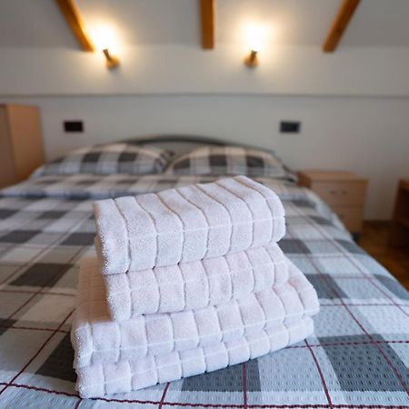 Apartman Miramare Otočac Exteriör bild