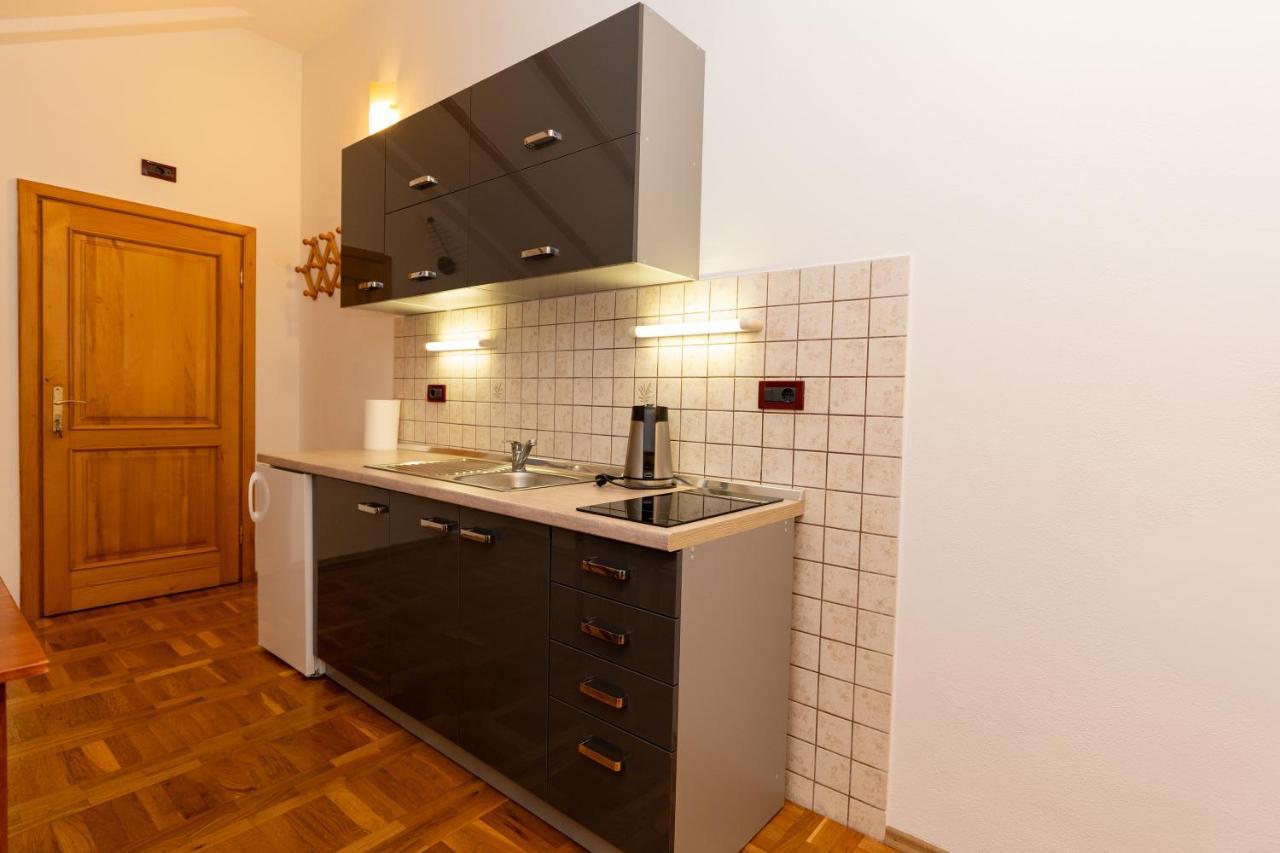 Apartman Miramare Otočac Exteriör bild