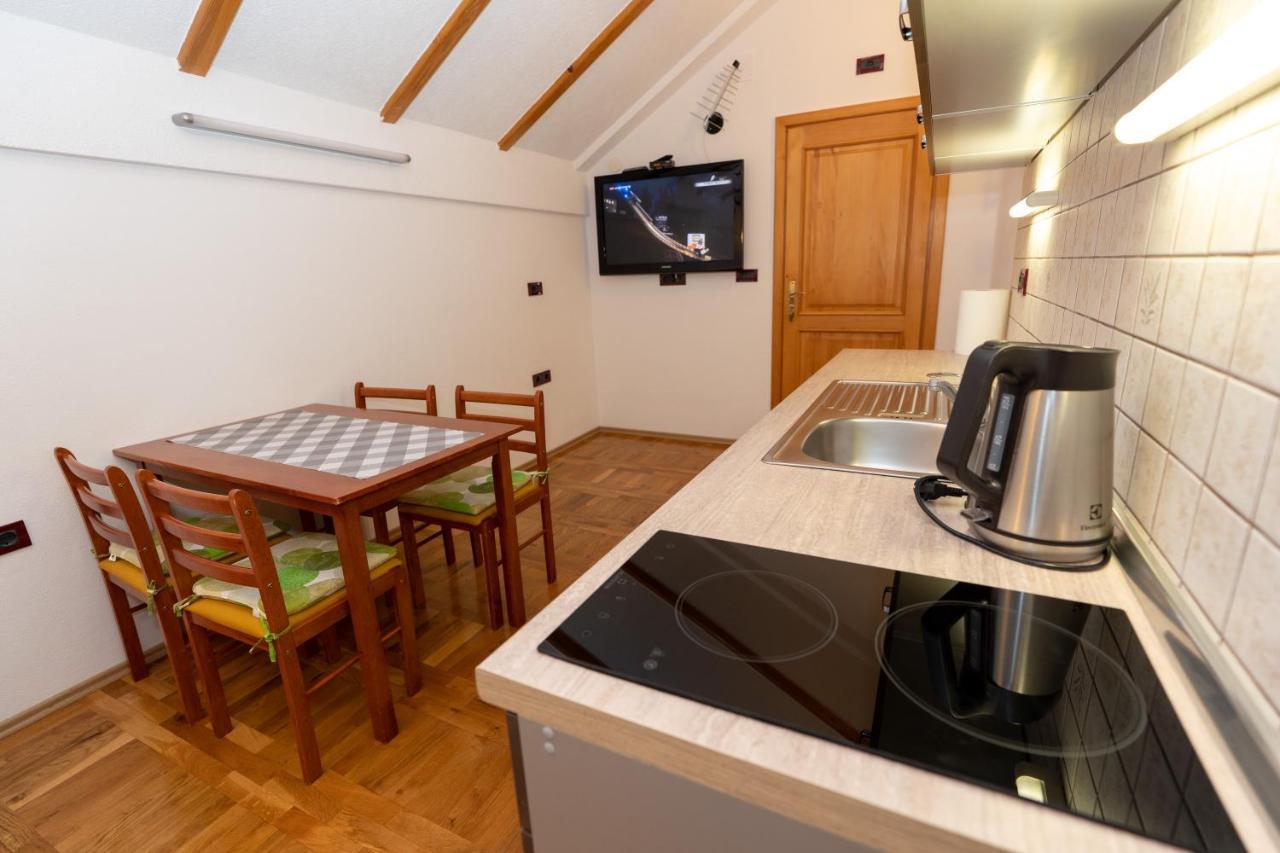 Apartman Miramare Otočac Exteriör bild