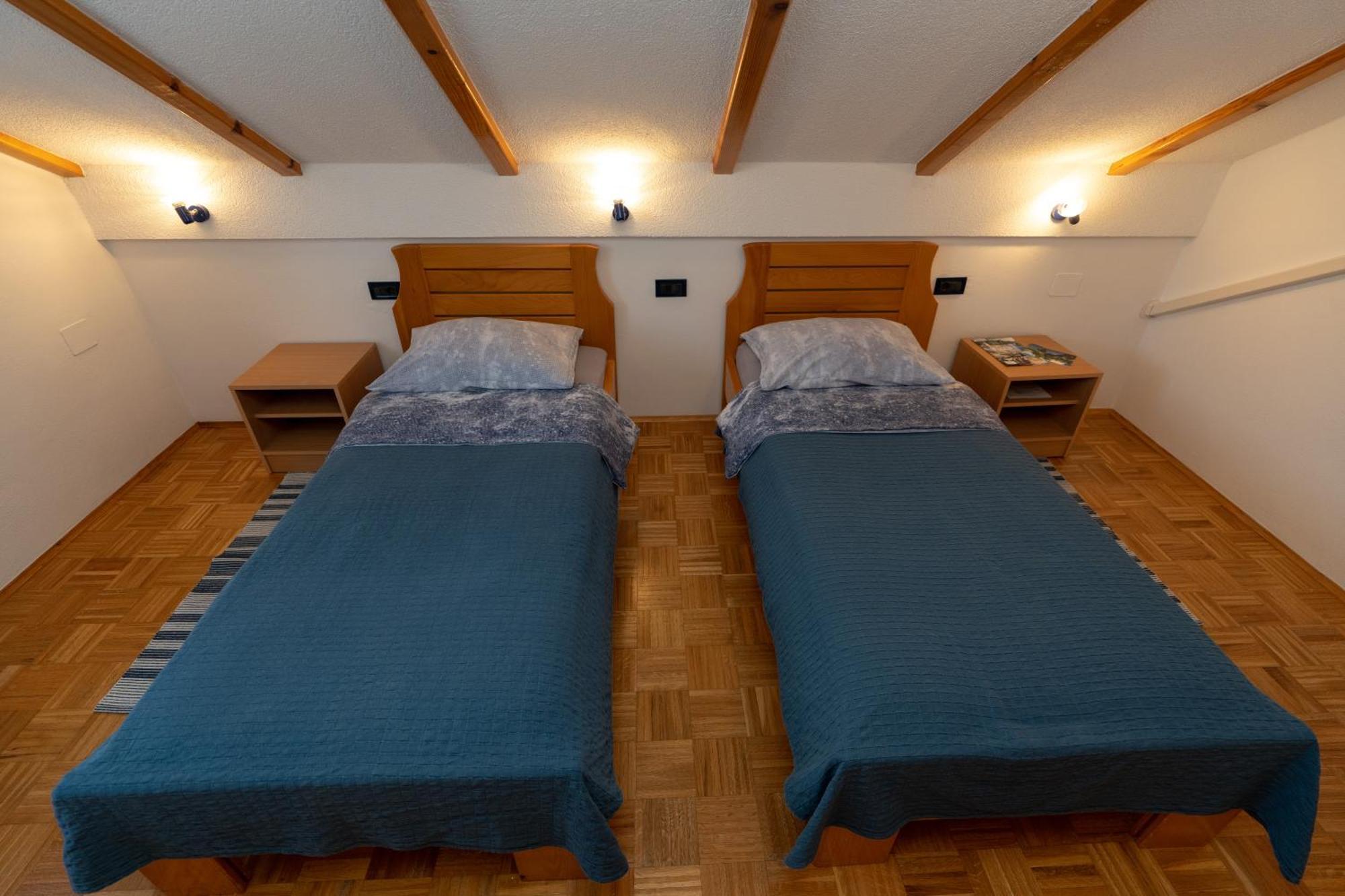 Apartman Miramare Otočac Exteriör bild