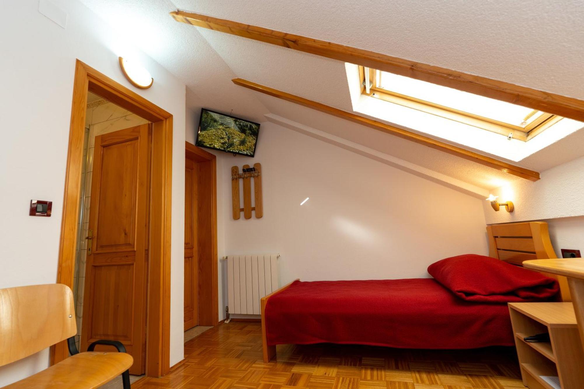 Apartman Miramare Otočac Exteriör bild