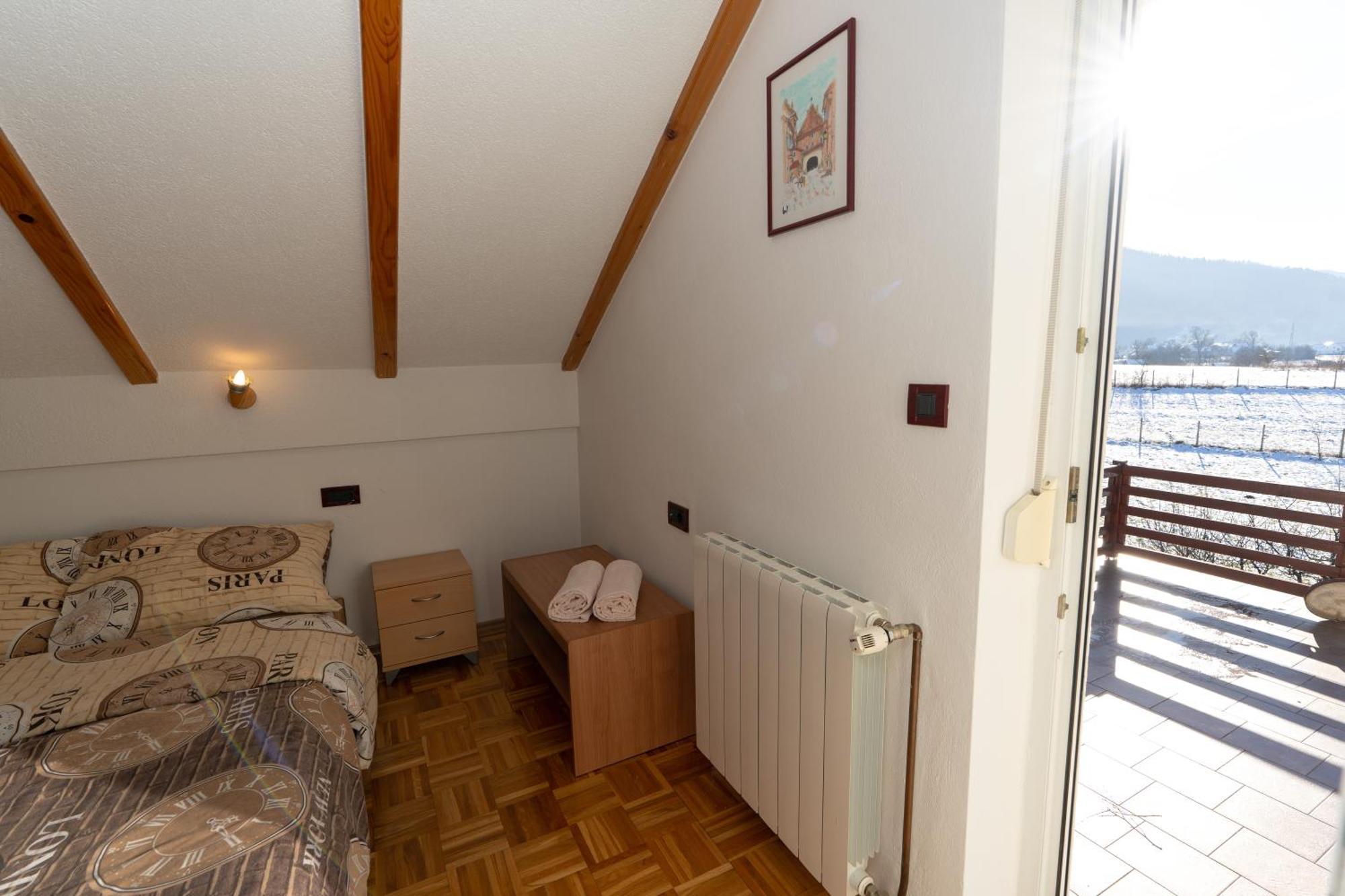 Apartman Miramare Otočac Exteriör bild