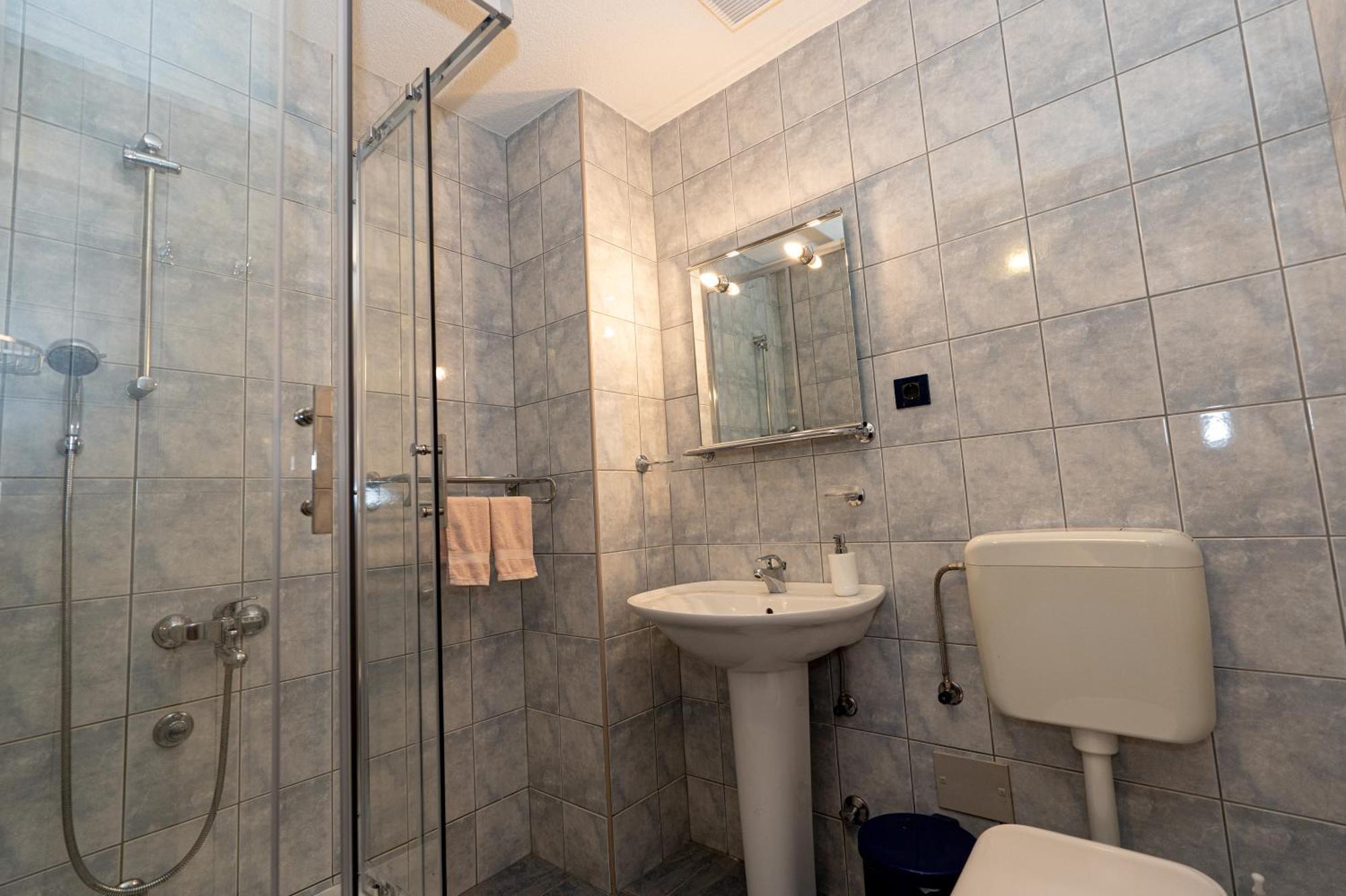 Apartman Miramare Otočac Exteriör bild
