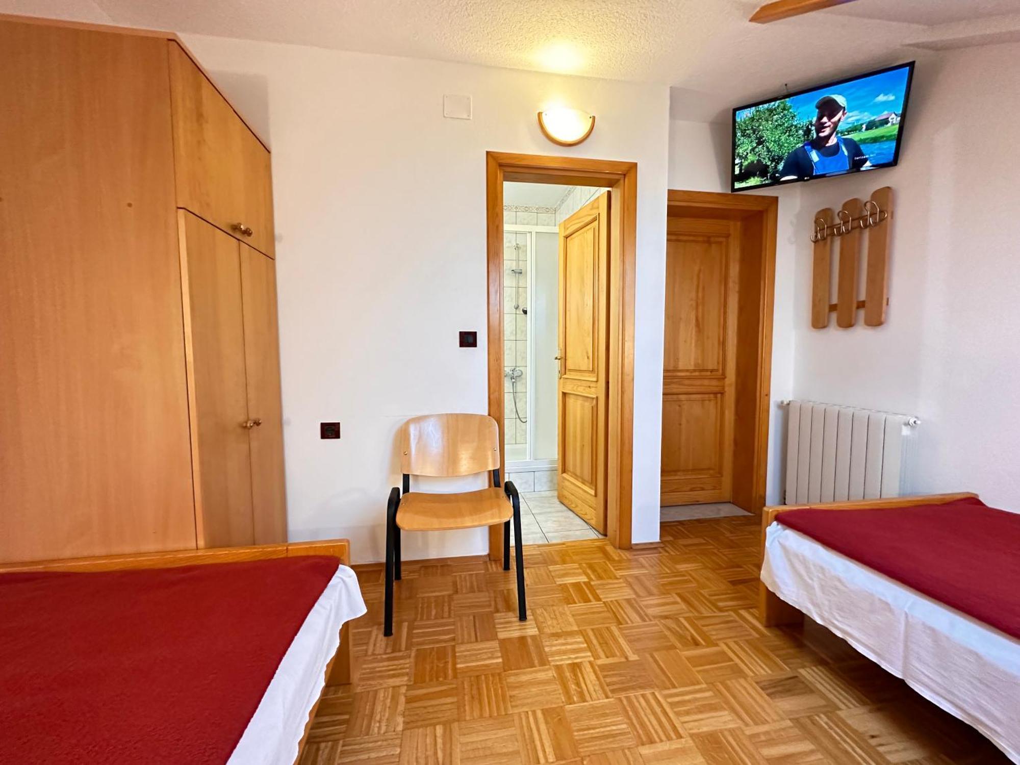 Apartman Miramare Otočac Exteriör bild