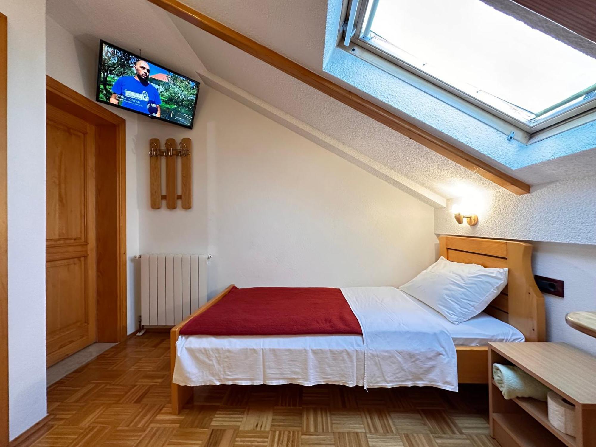 Apartman Miramare Otočac Exteriör bild