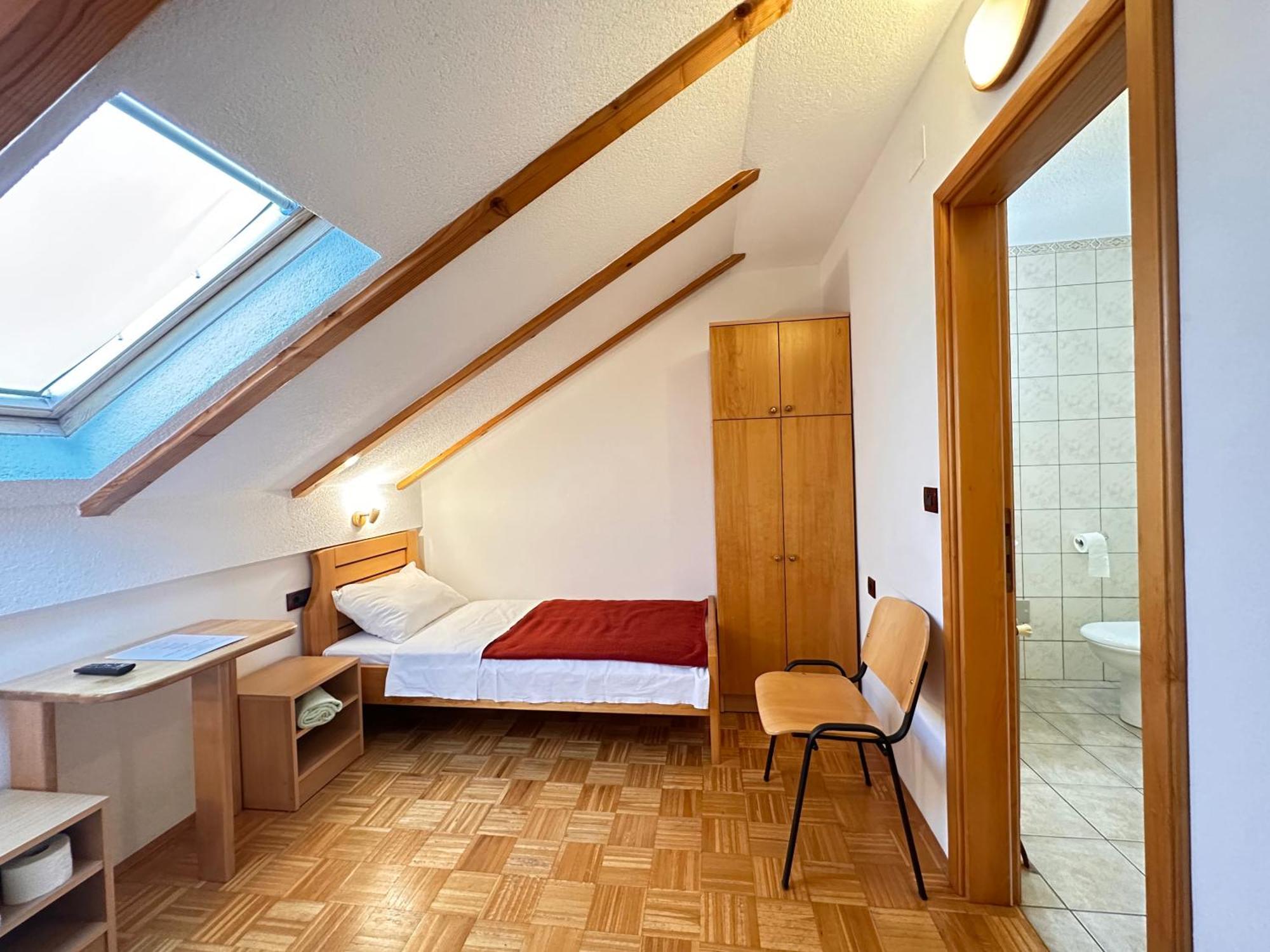 Apartman Miramare Otočac Exteriör bild
