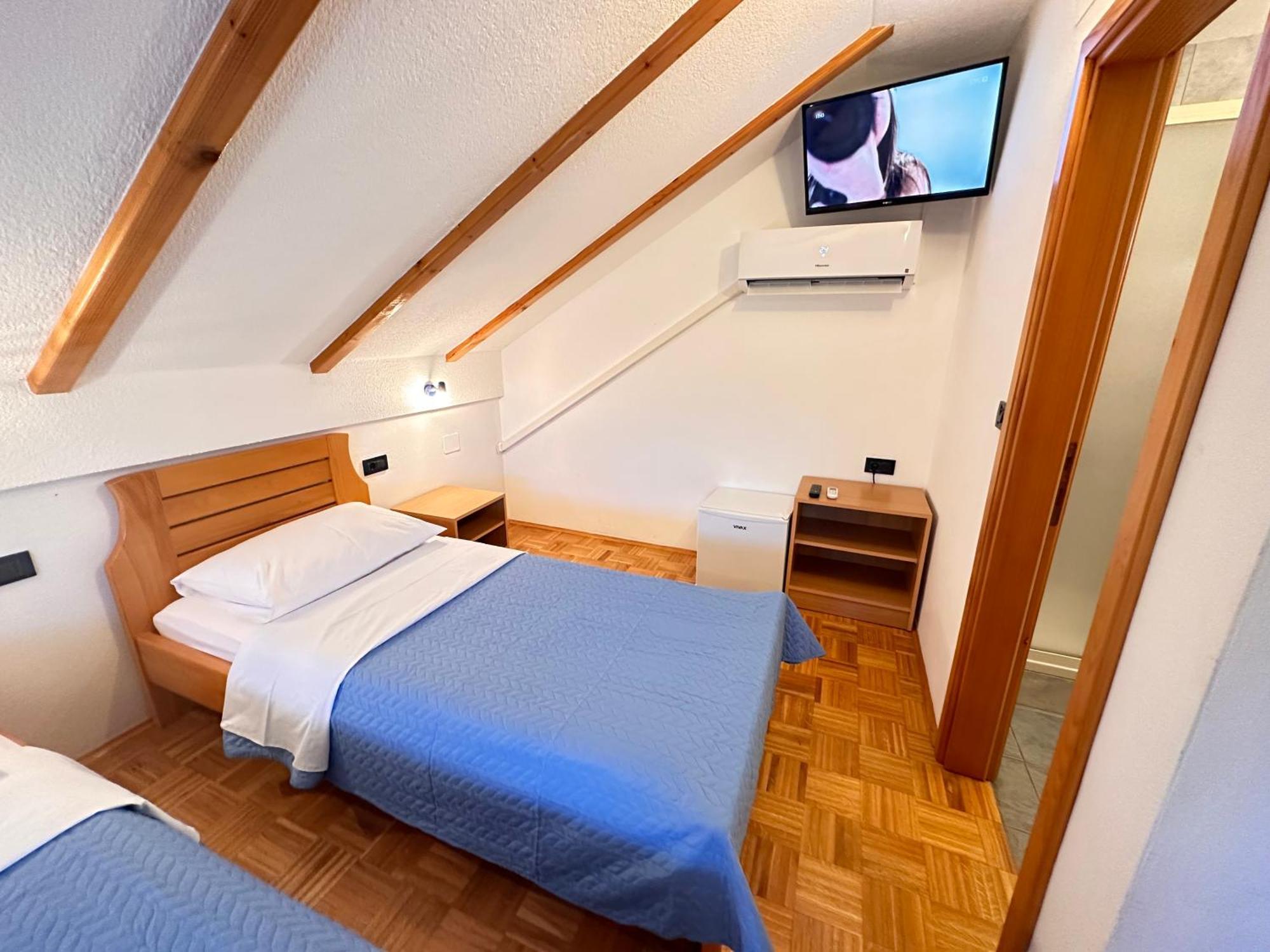 Apartman Miramare Otočac Exteriör bild