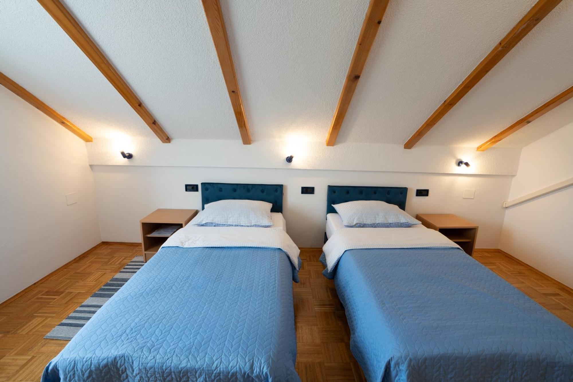 Apartman Miramare Otočac Exteriör bild