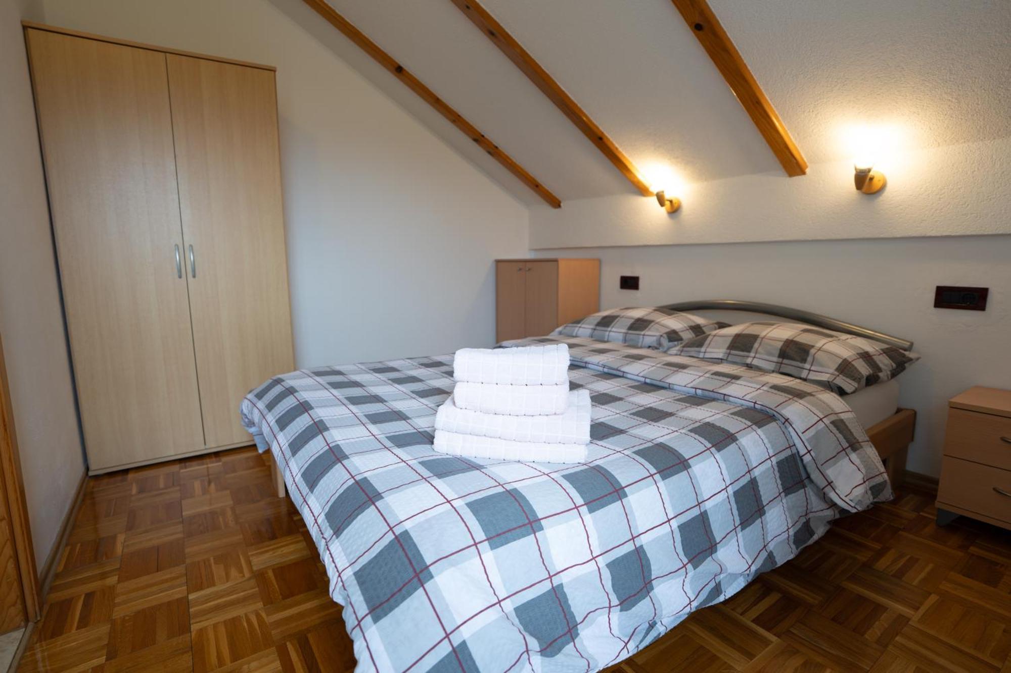 Apartman Miramare Otočac Exteriör bild