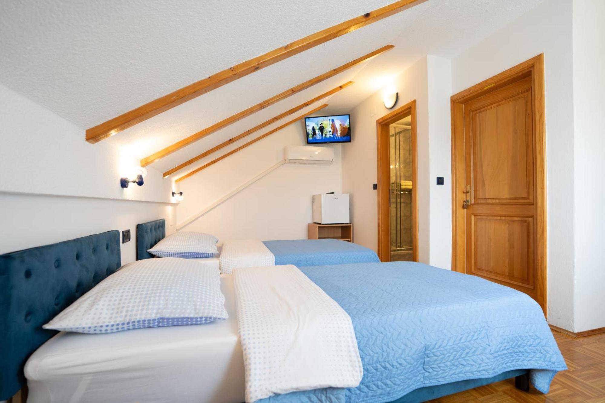 Apartman Miramare Otočac Exteriör bild