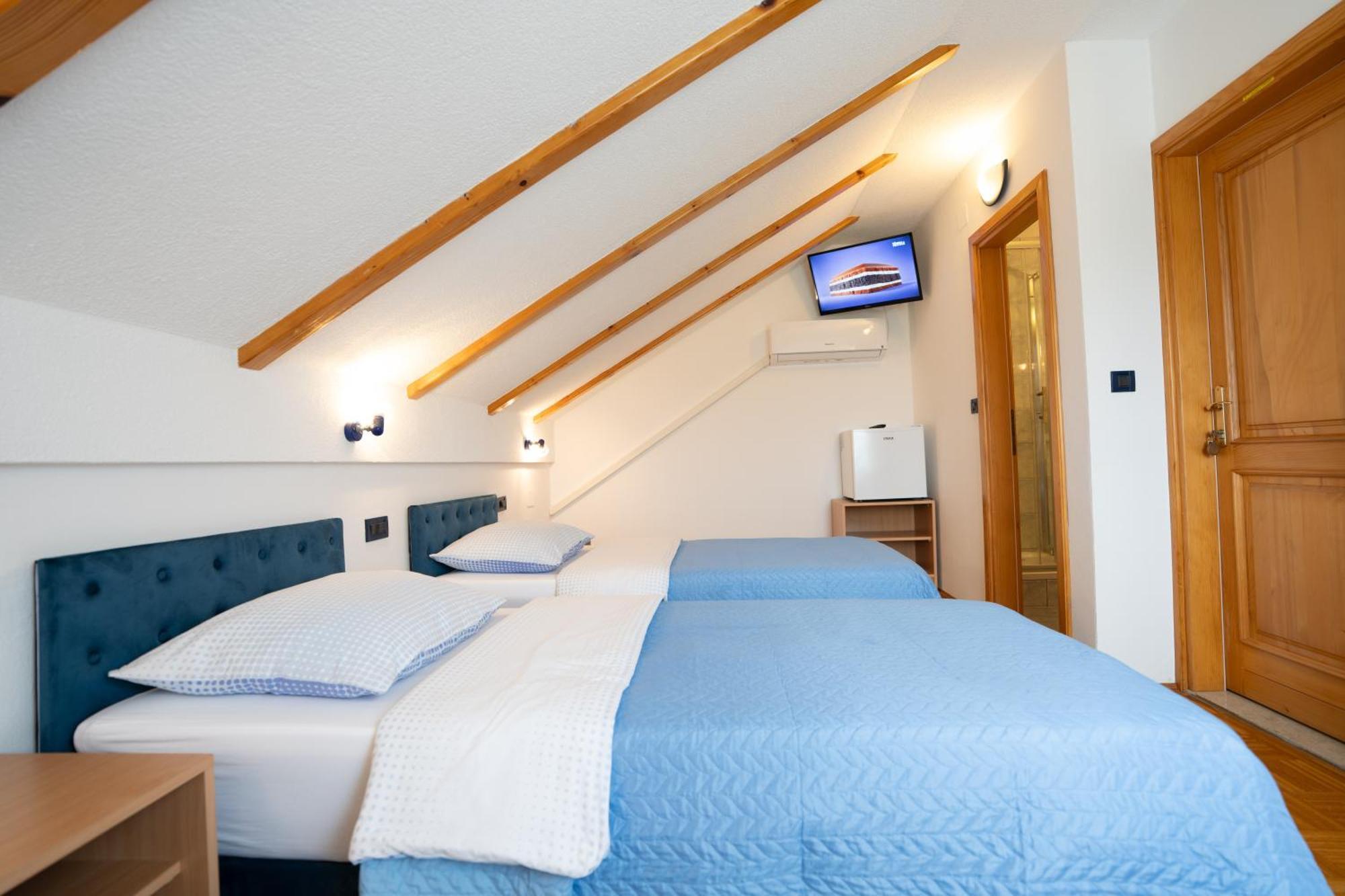 Apartman Miramare Otočac Exteriör bild