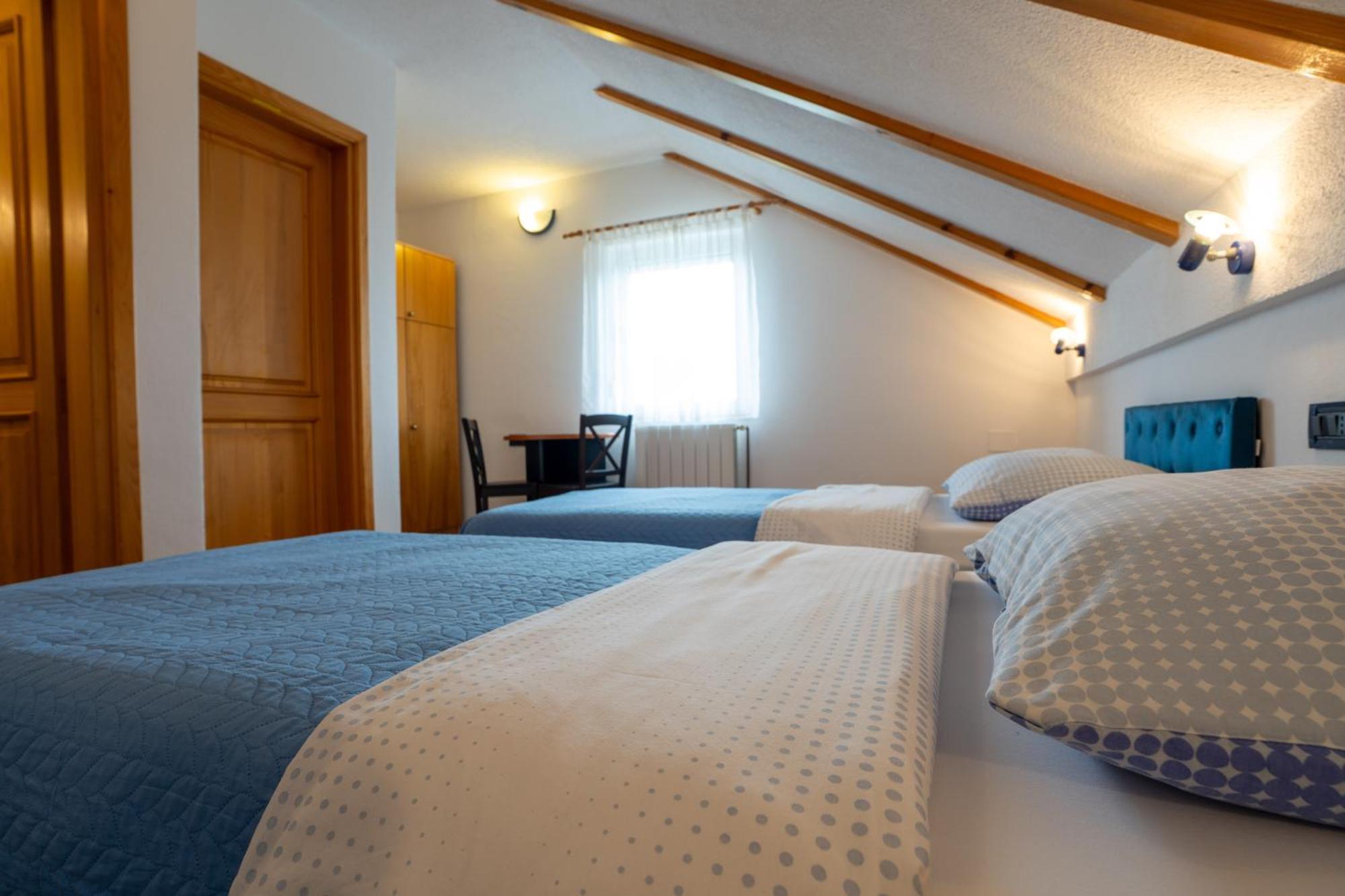 Apartman Miramare Otočac Exteriör bild