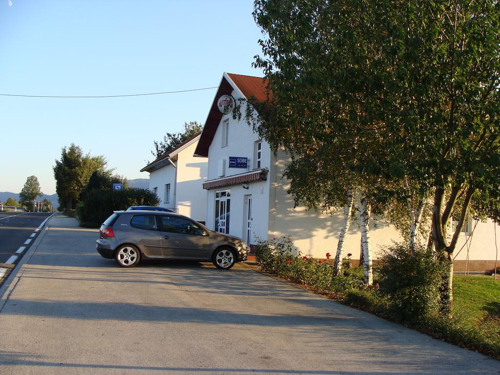 Apartman Miramare Otočac Exteriör bild