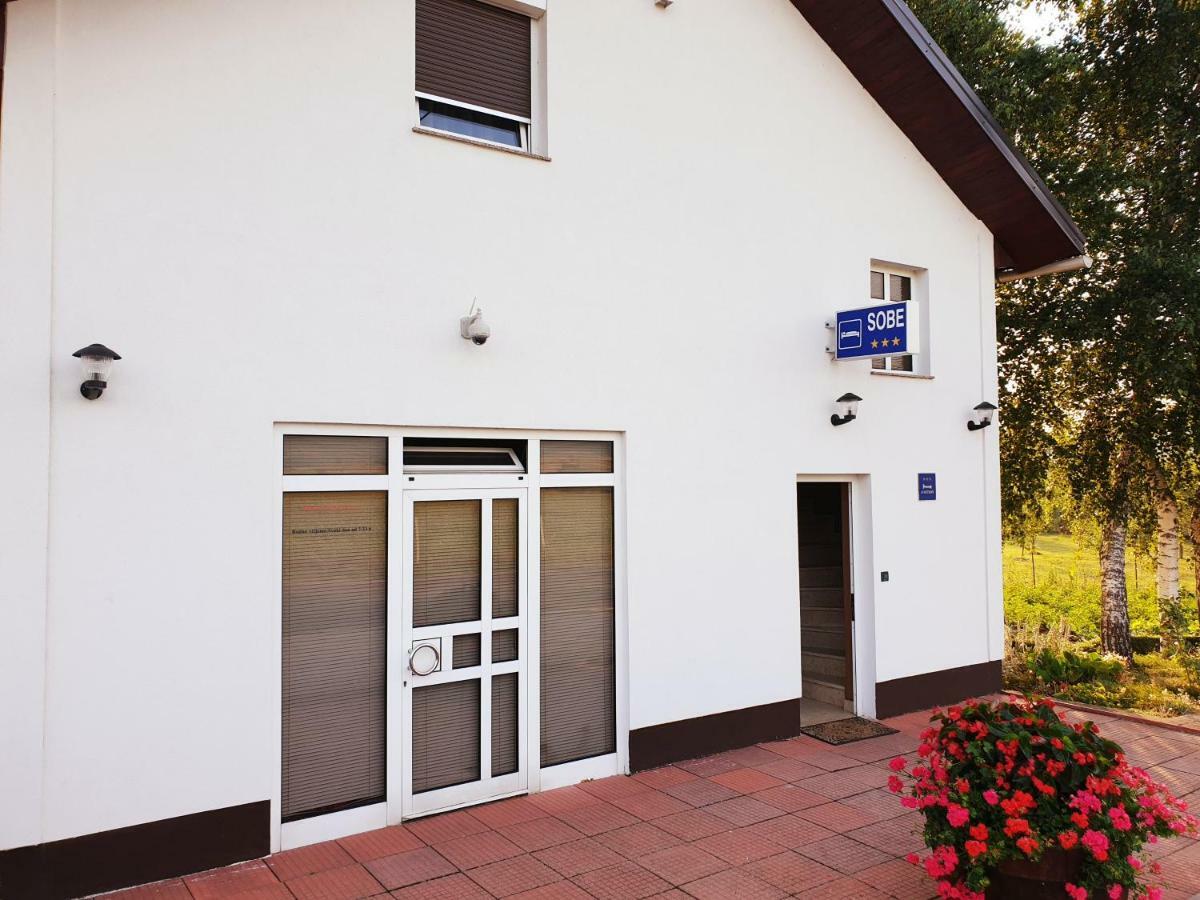 Apartman Miramare Otočac Exteriör bild